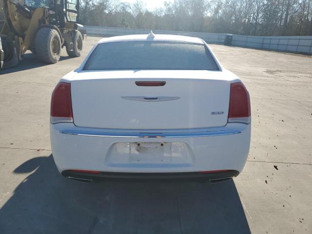 Photo 6 from auction – 2019 CHRYSLER 300 LIMITE with VIN 2C3CCAEG5KH585788
