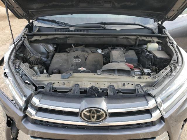 Photo 12 from auction – 2018 TOYOTA HIGHLANDER with VIN 5TDYZRFH2JS244659