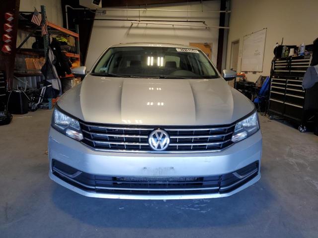 Photo 5 from auction – 2016 VOLKSWAGEN PASSAT SE with VIN 1VWBS7A30GC041979