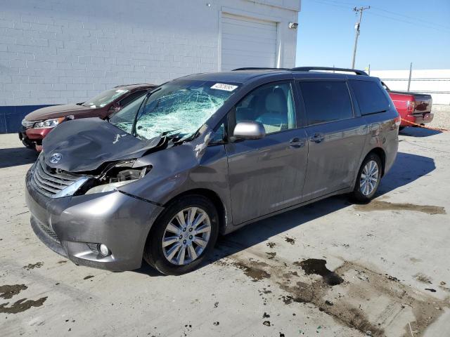 TOYOTA SIENNA XLE 2011 with VIN 5TDDK3DC6BS024708 - Photo from auction