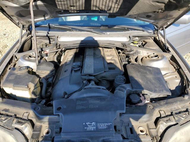 Photo 11 from auction – 2004 BMW 325 XI with VIN WBAEU33484PR13366