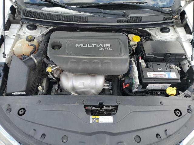 Photo 11 from auction – 2015 CHRYSLER 200 LIMITE with VIN 1C3CCCAB5FN600504