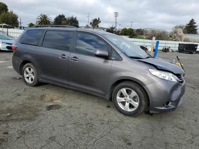 Photo 4 from auction – 2015 TOYOTA SIENNA LE with VIN 5TDKK3DC6FS611634