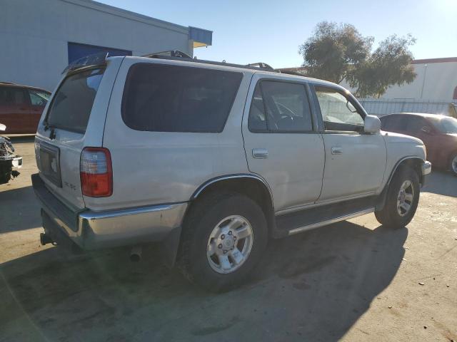 Photo 3 from auction – 2000 TOYOTA 4RUNNER SR with VIN JT3GN86R8Y0153360