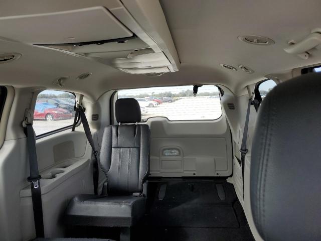 Photo 10 from auction – 2016 CHRYSLER TOWN & COU with VIN 2C4RC1BG4GR229585