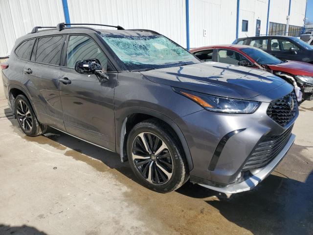 Photo 4 from auction – 2022 TOYOTA HIGHLANDER with VIN 5TDJZRBH8NS219519
