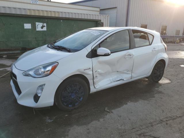TOYOTA PRIUS C 2015 with VIN JTDKDTB35F1103178 - Photo from auction