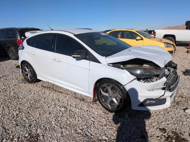 Photo 4 from auction – 2017 FORD FOCUS ST with VIN 1FADP3L94HL223165