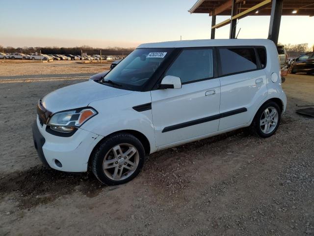 KIA SOUL + 2010 with VIN KNDJT2A2XA7701726 - Photo from auction