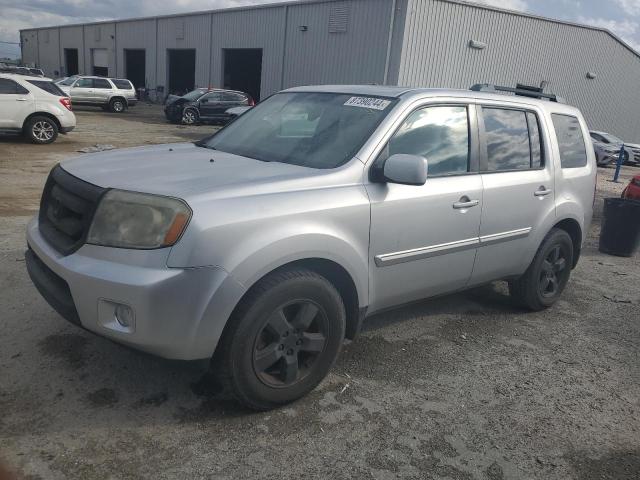 HONDA PILOT EXL 2011 with VIN 5FNYF4H52BB077966 - Photo from auction