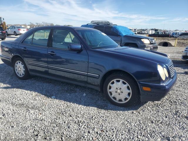 Photo 4 from auction – 1998 MERCEDES-BENZ E 320 with VIN WDBJF65F3WA642006