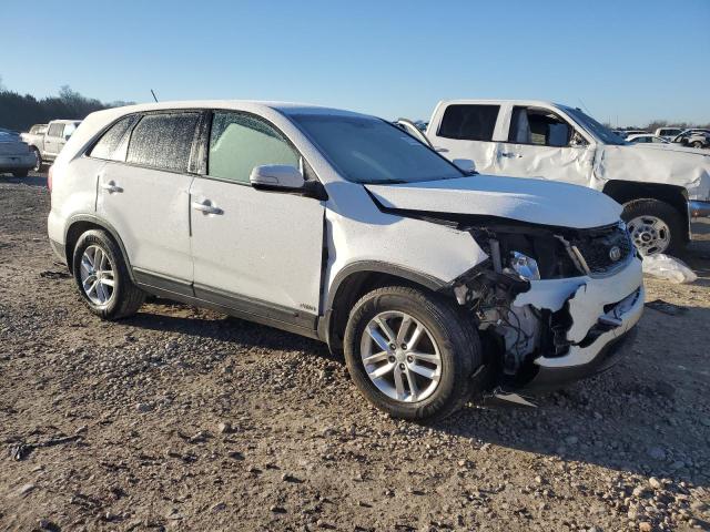 Photo 4 from auction – 2015 KIA SORENTO LX with VIN 5XYKTCA61FG555840