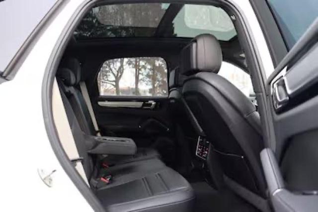 Photo 6 from auction – 2022 PORSCHE CAYENNE with VIN WP1AA2AY2NDA06673