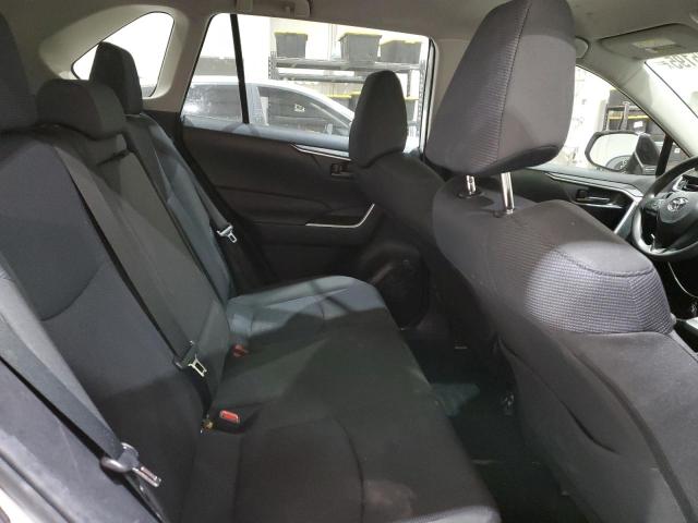 Photo 11 from auction – 2022 TOYOTA RAV4 LE with VIN JTMLWRFV6ND161116