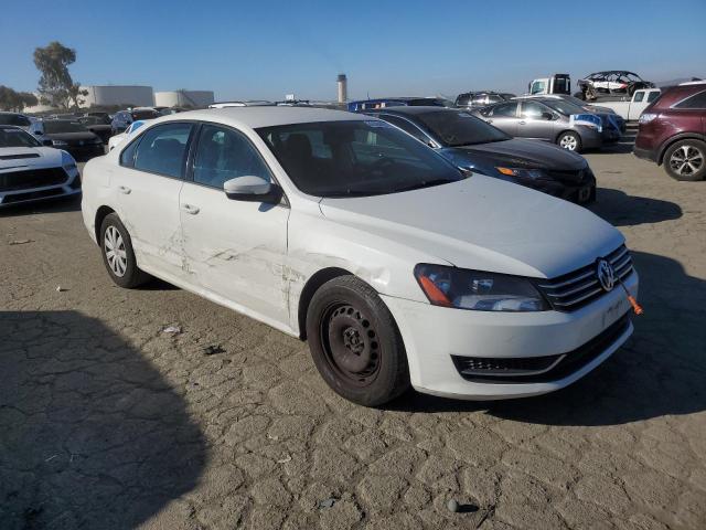Photo 4 from auction – 2013 VOLKSWAGEN PASSAT S with VIN 1VWAP7A32DC002853