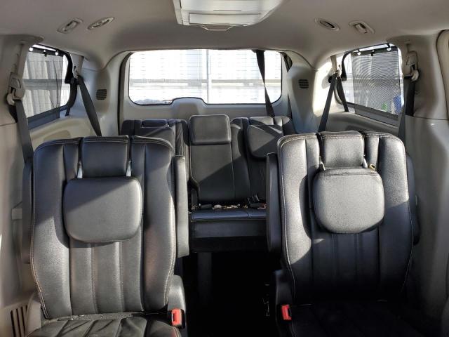 Photo 10 from auction – 2015 CHRYSLER TOWN & COU with VIN 2C4RC1BG8FR578280