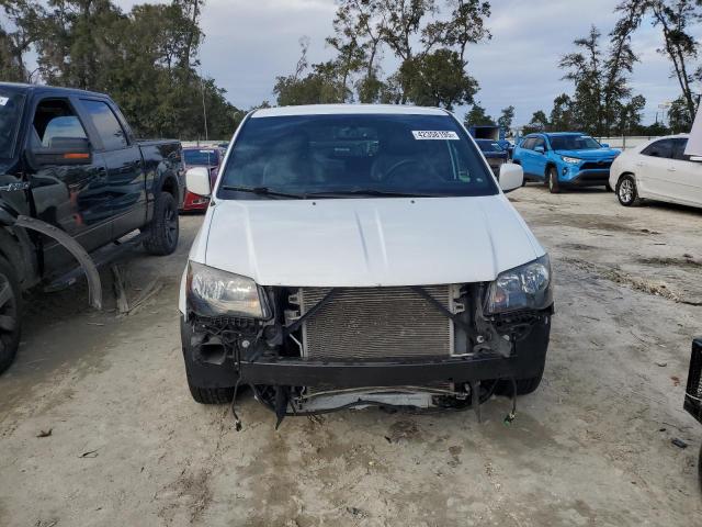Photo 5 from auction – 2014 CHRYSLER TOWN & COU with VIN 2C4RC1HG3ER132656