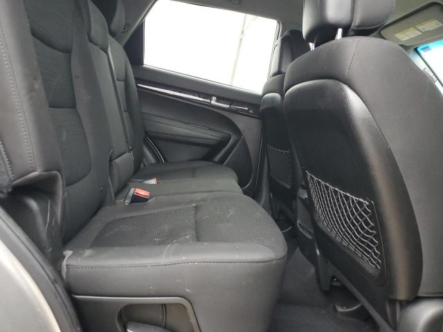 Photo 11 from auction – 2014 KIA SORENTO LX with VIN 5XYKTCA68EG462215