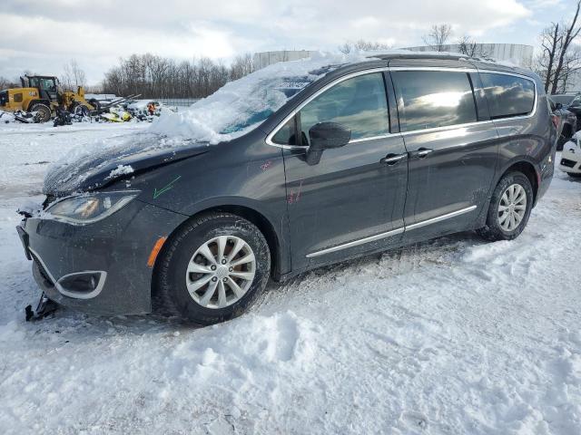 CHRYSLER PACIFICA T 2017 with VIN 2C4RC1BG0HR705462 - Photo from auction