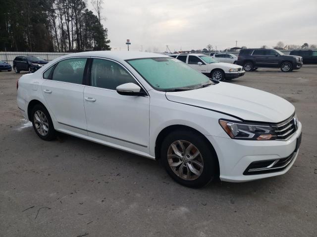 Photo 4 from auction – 2016 VOLKSWAGEN PASSAT S with VIN 1VWAT7A35GC015015