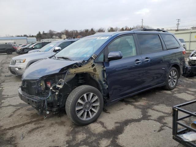 TOYOTA SIENNA XLE 2018 with VIN 5TDDZ3DC1JS196266 - Photo from auction