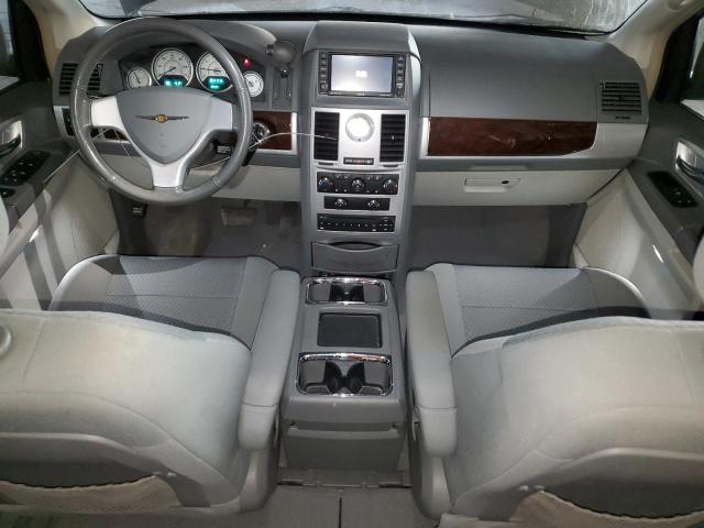 Photo 8 from auction – 2010 CHRYSLER TOWN & COU with VIN 2A4RR5D18AR240069