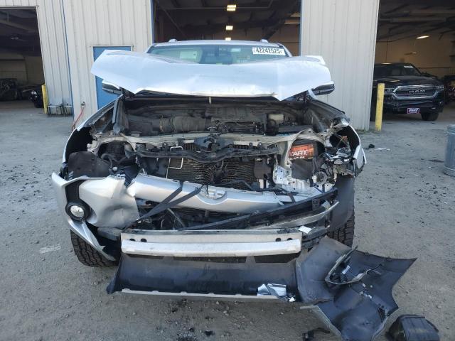 Photo 5 from auction – 2015 TOYOTA 4RUNNER SR with VIN JTEBU5JR2F5242030