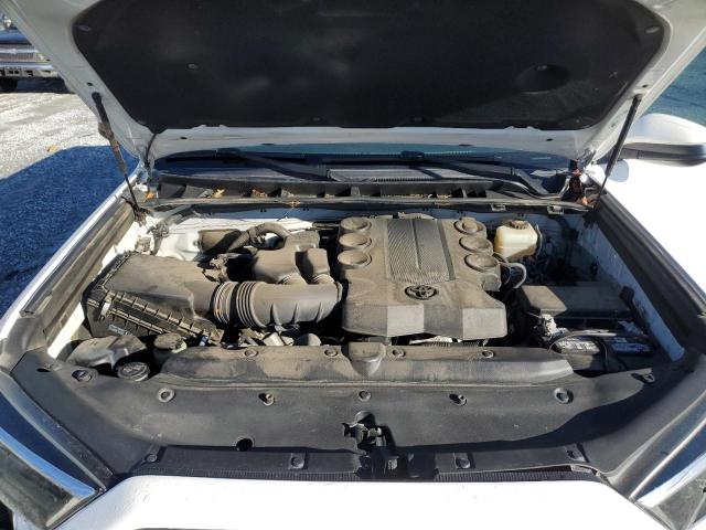 Photo 12 from auction – 2018 TOYOTA 4RUNNER SR with VIN JTEBU5JR1J5587171
