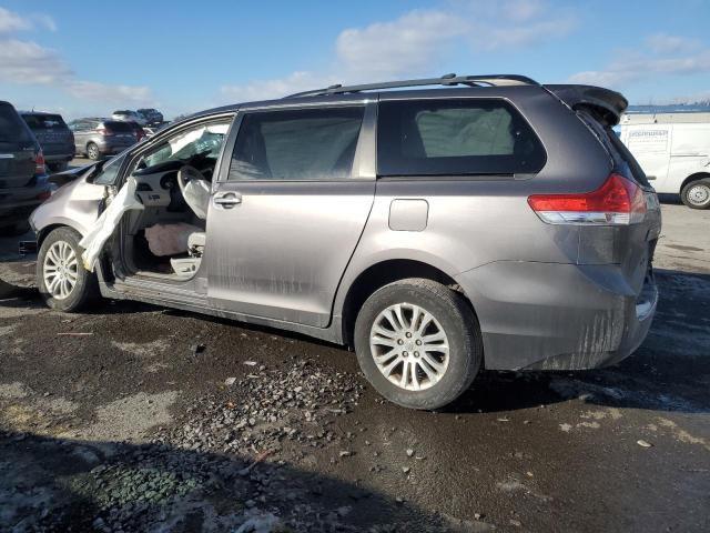 Photo 2 from auction – 2013 TOYOTA SIENNA XLE with VIN 5TDYK3DC0DS337113
