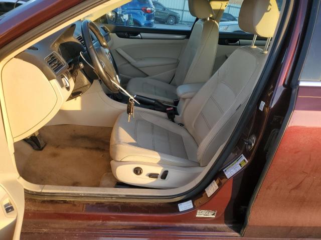Photo 7 from auction – 2014 VOLKSWAGEN PASSAT S with VIN 1VWAT7A31EC052804