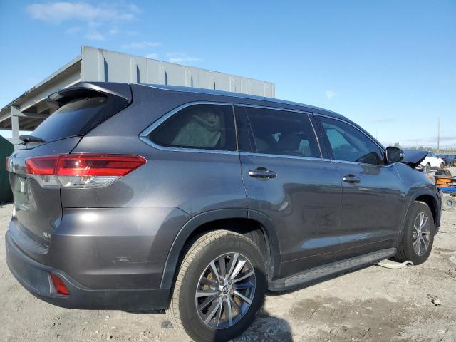 Photo 3 from auction – 2018 TOYOTA HIGHLANDER with VIN 5TDKZRFH6JS274303