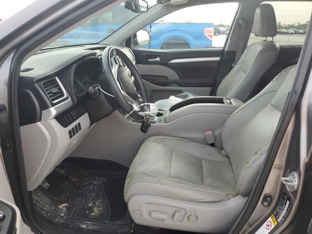 Photo 7 from auction – 2016 TOYOTA HIGHLANDER with VIN 5TDJKRFH9GS303687