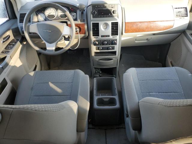 Photo 8 from auction – 2010 CHRYSLER TOWN & COU with VIN 2A4RR4DE5AR368668