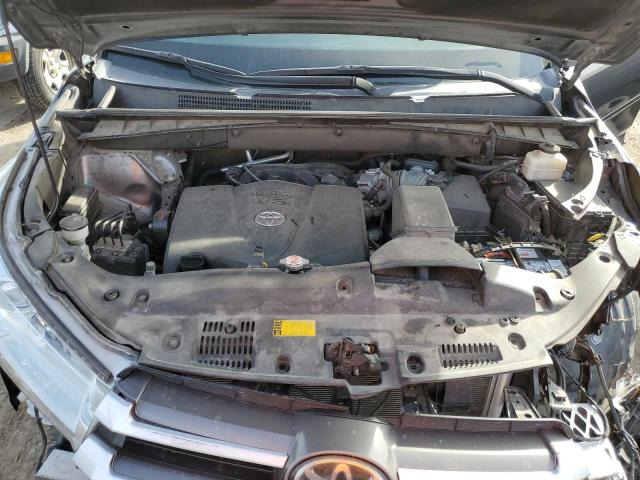Photo 12 from auction – 2018 TOYOTA HIGHLANDER with VIN 5TDJZRFH6JS833537