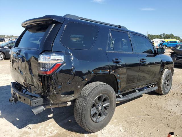 Photo 3 from auction – 2022 TOYOTA 4RUNNER SR with VIN JTEFU5JR5N5269951