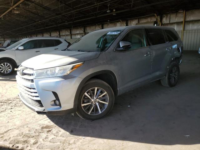 TOYOTA HIGHLANDER 2018 with VIN 5TDKZRFH4JS527859 - Photo from auction