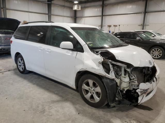 Photo 4 from auction – 2015 TOYOTA SIENNA LE with VIN 5TDKK3DC7FS529833