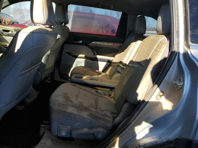 Photo 11 from auction – 2018 TOYOTA HIGHLANDER with VIN 5TDKZRFH5JS529104