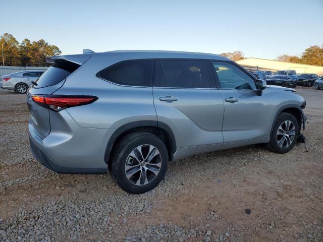 Photo 3 from auction – 2022 TOYOTA HIGHLANDER with VIN 5TDGZRAH5NS140157