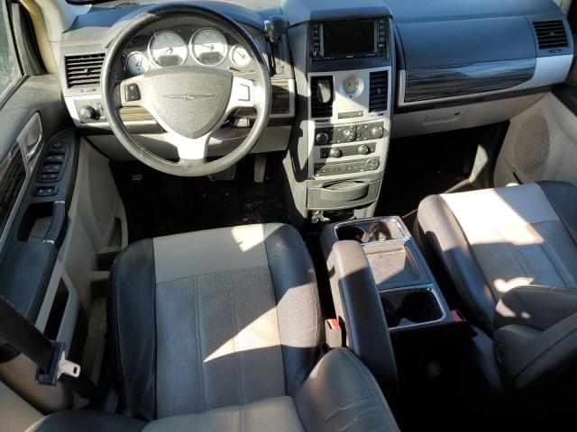 Photo 8 from auction – 2010 CHRYSLER TOWN & COU with VIN 2A4RR5DX9AR279922