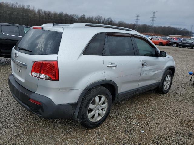 Photo 3 from auction – 2013 KIA SORENTO LX with VIN 5XYKTDA28DG338933