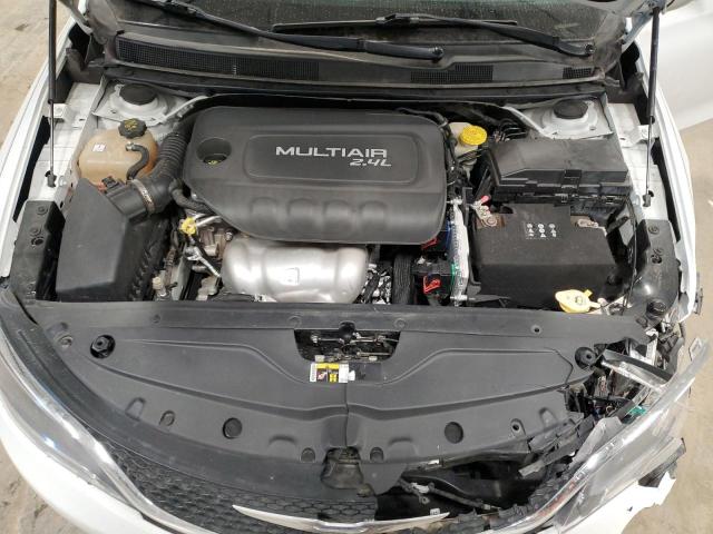 Photo 11 from auction – 2015 CHRYSLER 200 LIMITE with VIN 1C3CCCAB5FN723929