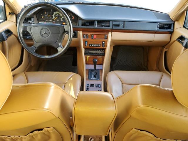 Photo 8 from auction – 1992 MERCEDES-BENZ 300 E with VIN WDBEA30D8NB727811
