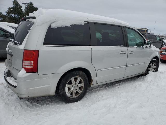 Photo 3 from auction – 2010 CHRYSLER TOWN & COU with VIN 2A4RR5D10AR142945