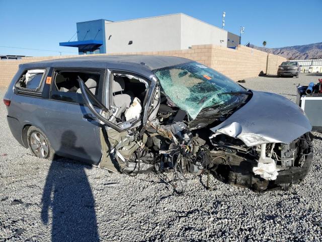 Photo 4 from auction – 2018 TOYOTA SIENNA L with VIN 5TDZZ3DC1JS956802