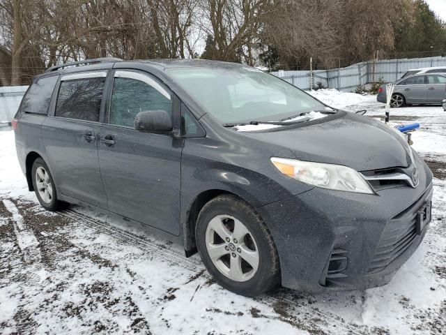 Photo 4 from auction – 2018 TOYOTA SIENNA LE with VIN 5TDKZ3DC3JS957502