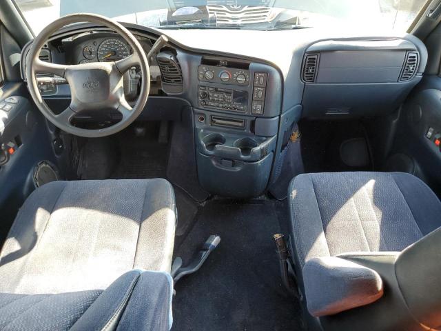 Photo 8 from auction – 2000 CHEVROLET VAN with VIN 1GNDM19W1YB119802