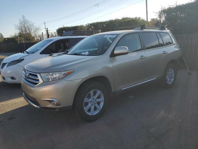 TOYOTA HIGHLANDER 2013 z numerem VIN 5TDZK3EH2DS113405 - Zdjęcie z aukcji
