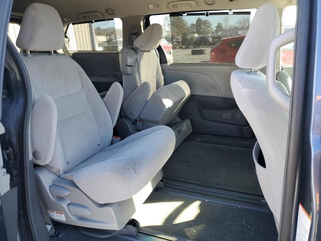 Photo 11 from auction – 2016 TOYOTA SIENNA LE with VIN 5TDKK3DC0GS740499