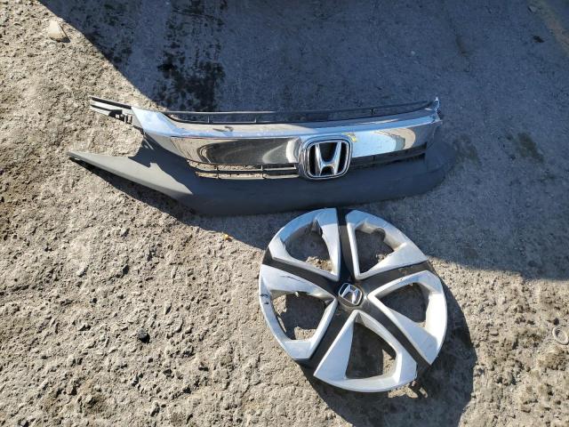 Photo 12 from auction – 2017 HONDA CIVIC LX with VIN 19XFC2F58HE201230